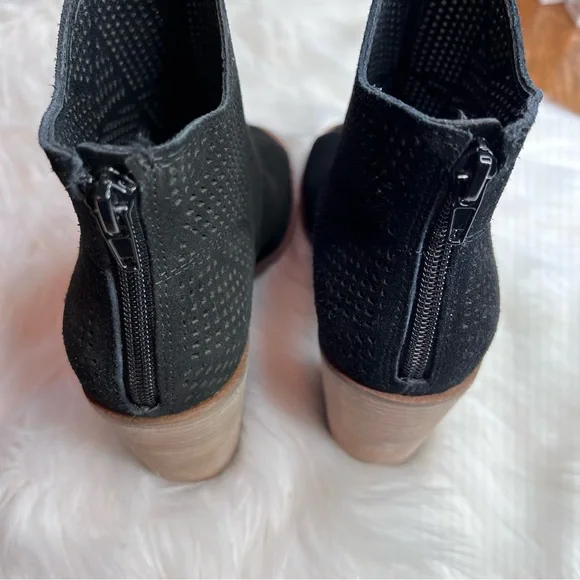 Lucky Brand Vacob perforated suede black ankle bootie 8.5 $140 - Picture 2 of 6